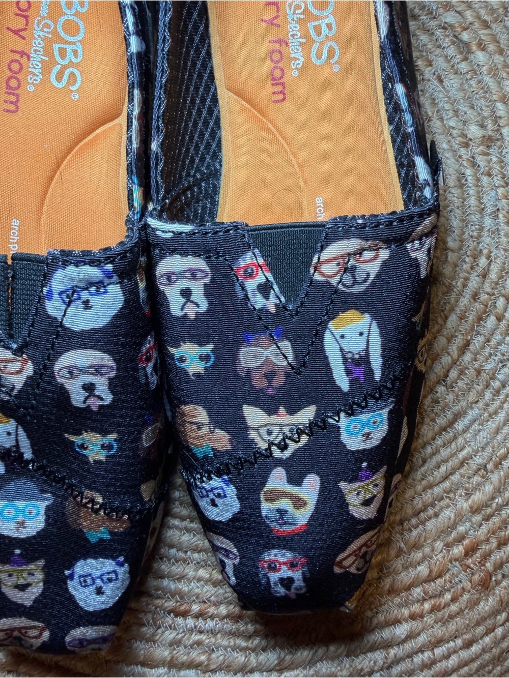 Skechers BOBS Women’s 8W Wide Memory Foam Slip On Shoes Black Dog Print - Picture 4 of 8